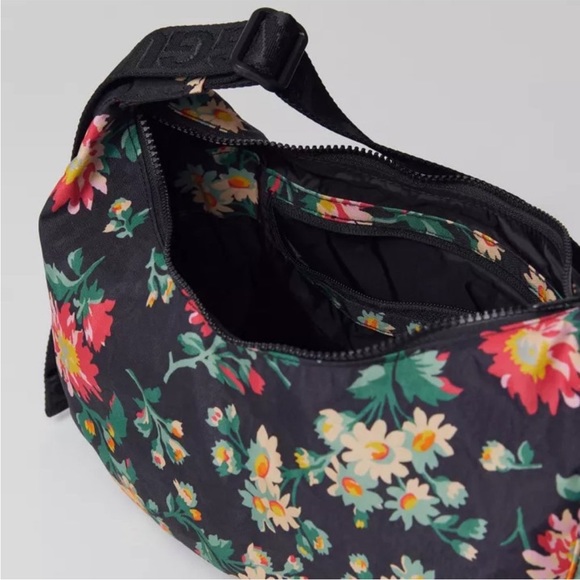 Laura Ashley Baggu Medium Crescent Rhian Daisy - Picture 3 of 3